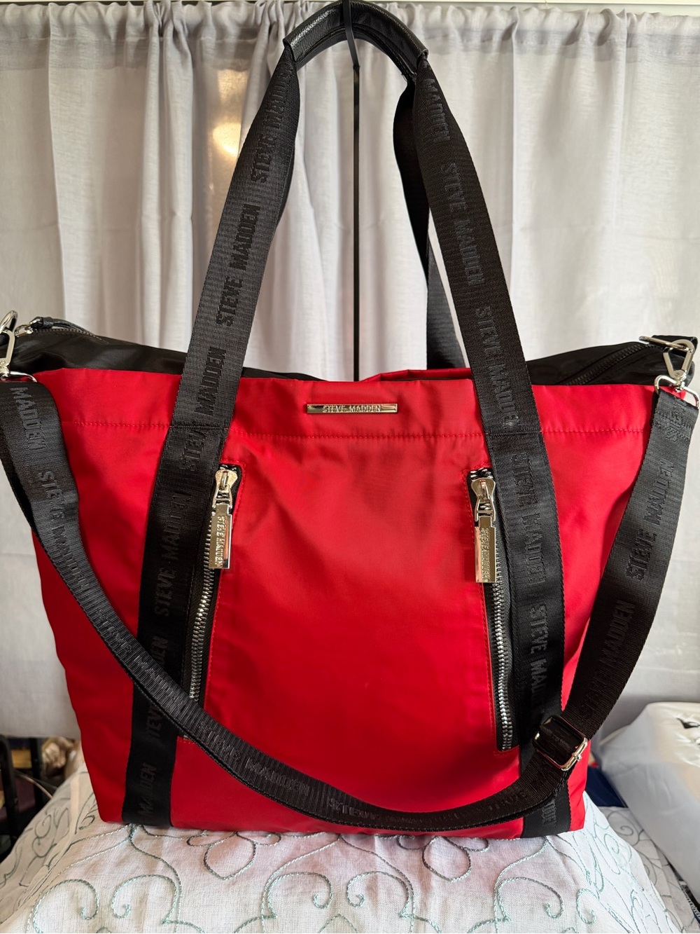 Steve Madden BWillis Convertible Tote/Crossbody Bag Vibrant Red EUC